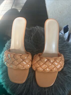 Women’s Braided Slide Sandals in Tan - Unbranded
